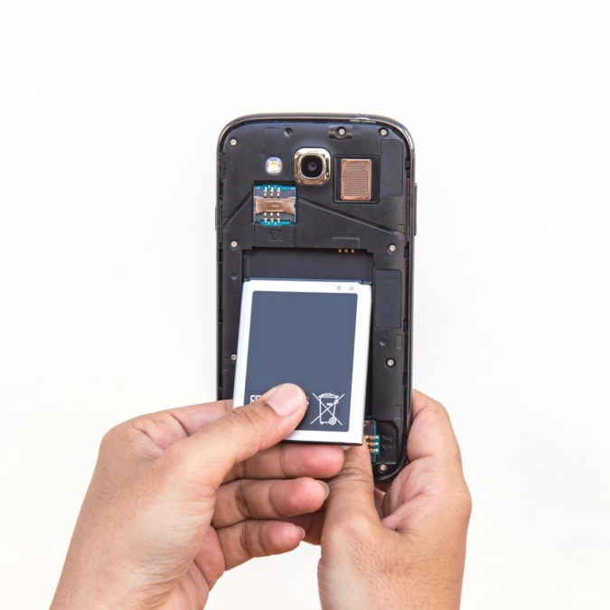 … or mobile phone batteries: nonwovens are used as separators in many battery systems