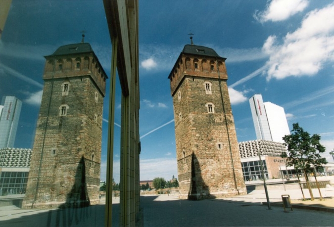 Chemnitz-Roter-Turm-Stadthalle.jpg