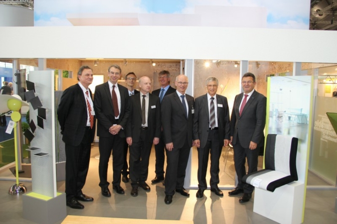 from the left to the right: Dr. Christian Heinrich Sandler, Dr. Ulrich Hornfeck with secretary of state Franz Josef Pschierer and industry represen...