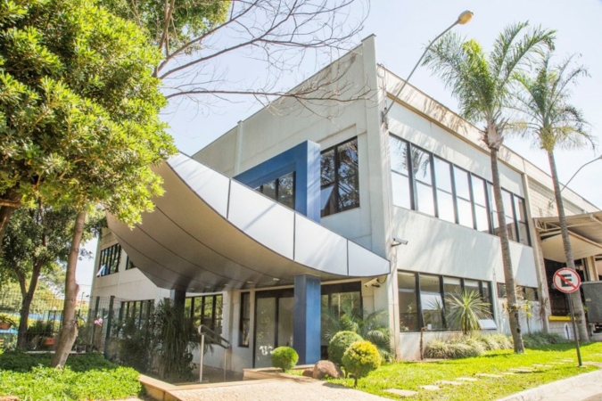 (Bild 1-5) Mit insgesamt rund 1.000 Mitarbeitern und mit einer Kapazität von fünf Millionen Meter Gewebe pro Monat gehört Covolan zu den führen...