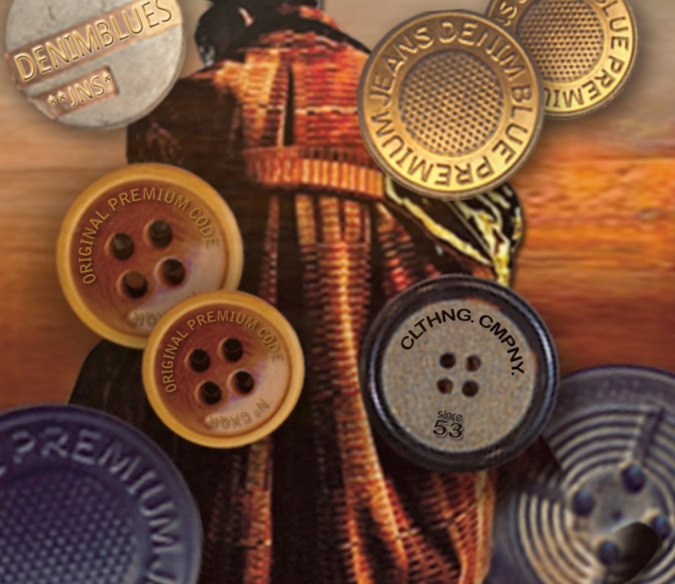 Mit verschiedensten Metalloptiken wie Altmessing und Vintage-Kupfer passt Bodo Jagdberg die Knöpfe den winterlichen Stoffen an Photo: Bodo Jagdberg