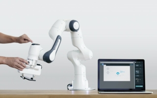Roboter-Franka-Emika-GmbH.jpg