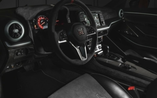 Alcantara-im-Nissan-GT-R50.jpg