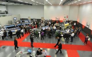 Präsentation der neuesten Webmaschinen bei Itema Photos: Itema