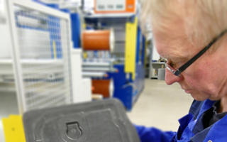 1_STFI_VliesRTM_Technikum_P1040655_web_TN