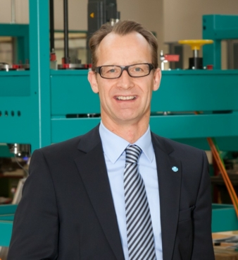 Seit 2002 Chef des Familienbetriebes: Dr. Janpeter Horn Photos: Herzog Maschinenfabrik