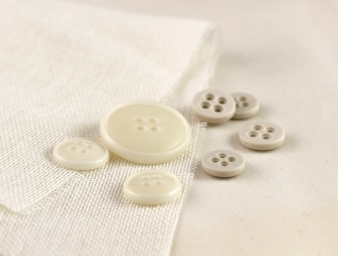 Weißtöne sind ein Riesenthema. Gesehen bei Union Knopf