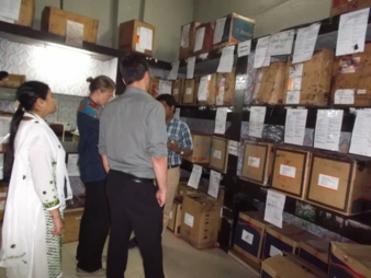 Das Projektteam bei der Begutachtung eines Lagerraums Photo: GSM