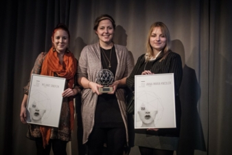 Anna Nadine Link von der Hochschule Ostwestfalen-Lippe (Mi.) ist die Gewinnerin des DITA. Auf Platz 2 schaffte es Anna-Maria Knedler (re.), Platz 3...