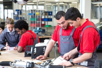 Porsche hat jetzt ein Integrationsprogramm für Flüchtlinge initiiert (Photo: Porsche)