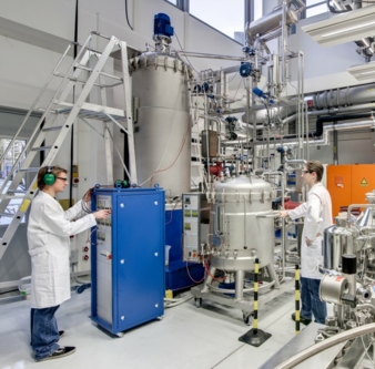 Pilotanlage zur industriellen Produktion der künstlichen Spinnenseiden-Faser Biosteel