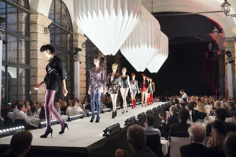 Eine Strumpf-Modenschau beim Gala Dinner durfte natürlich nicht fehlen (Photos: Invista)