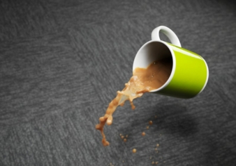 Ein in die Faser integrierter Stainblocker verringert die Chancen einer Anfärbung durch Farbstoffe aus Getränken wie Tee Photo: Invista