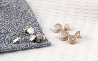 Playful decorative buttons with new electroplating by Union Knopf